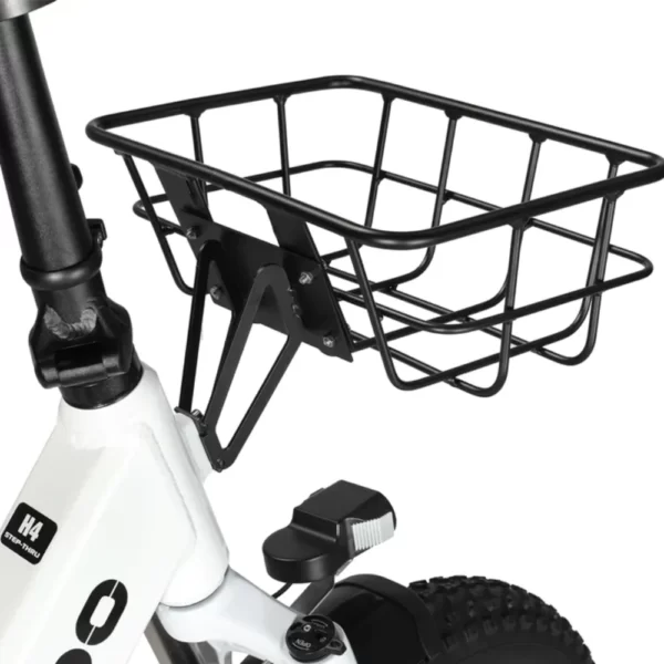 Le panier permet de transporter plus facilement des objets sur le vélo électrique.