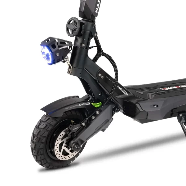 scooter électrique avec plateau en silicone antidérapant