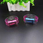 LED Bracelet avec de Lettres qui Illuminent et Clignotent – Image 2