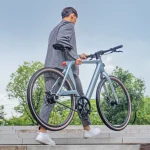 Vélo électrique extrêmement léger et polyvalent.